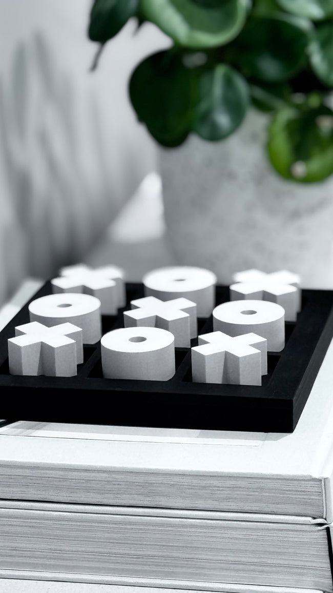 Black and White O and X 's
